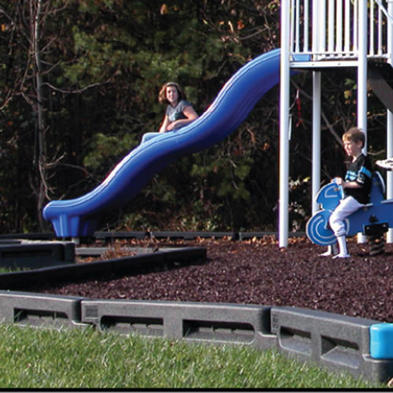 https://www.shifflerequip.com/funtimbers-durable-playground-border-with-anchor-4l-x-12h/